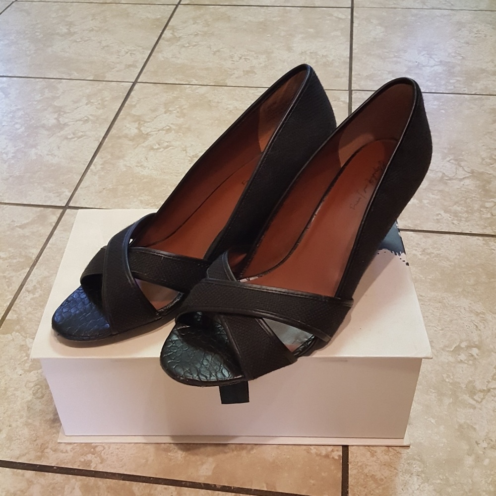 Elizabeth and James wedge heels 10